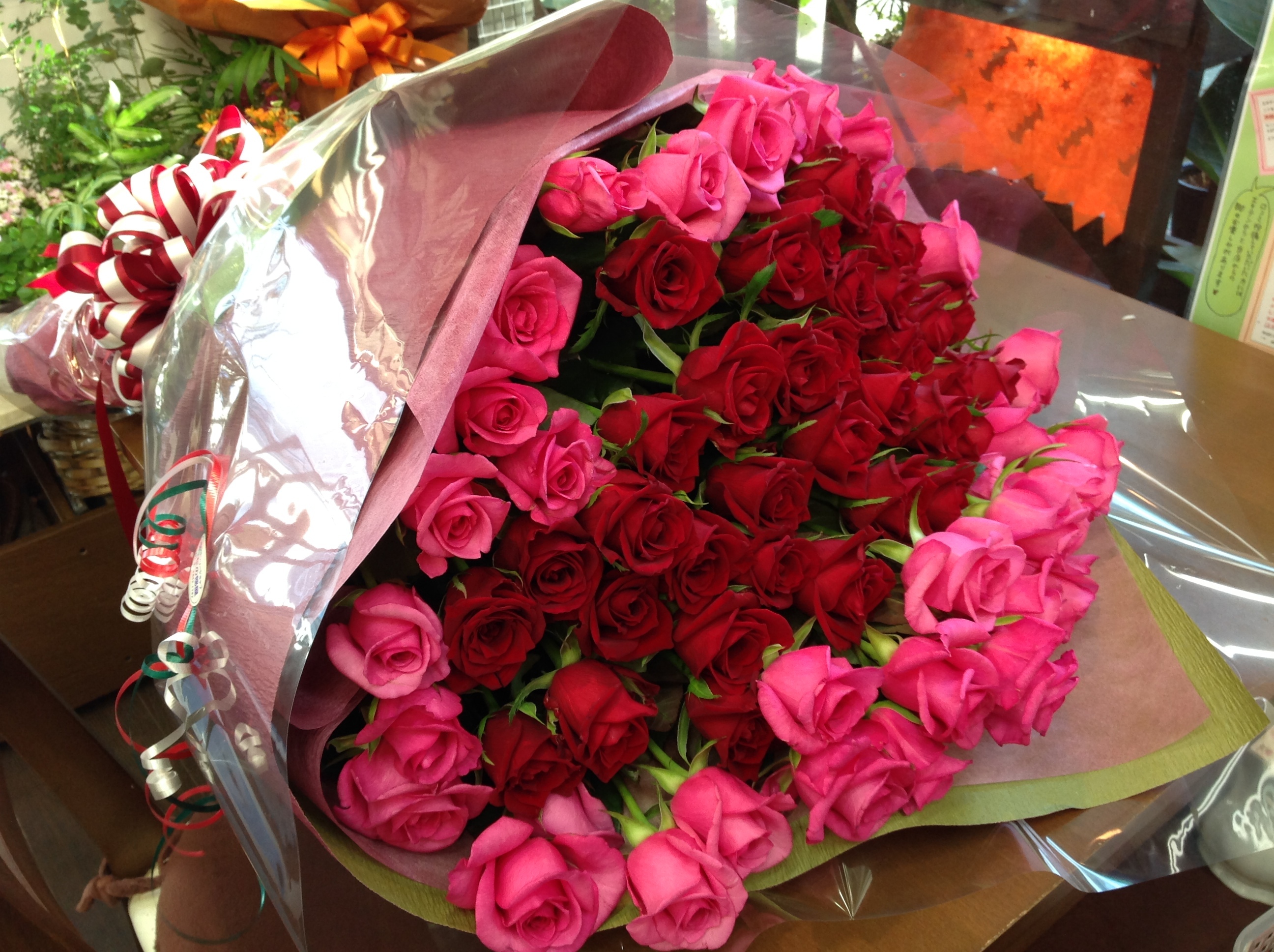 ご年齢・記念日の数だけバラを贈る | フラワーショップ「花の部屋」