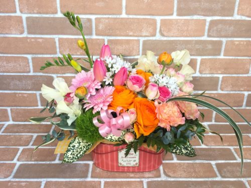 花束とアレンジメントの違いは何ですか 大阪府豊中市の花屋 花の部屋