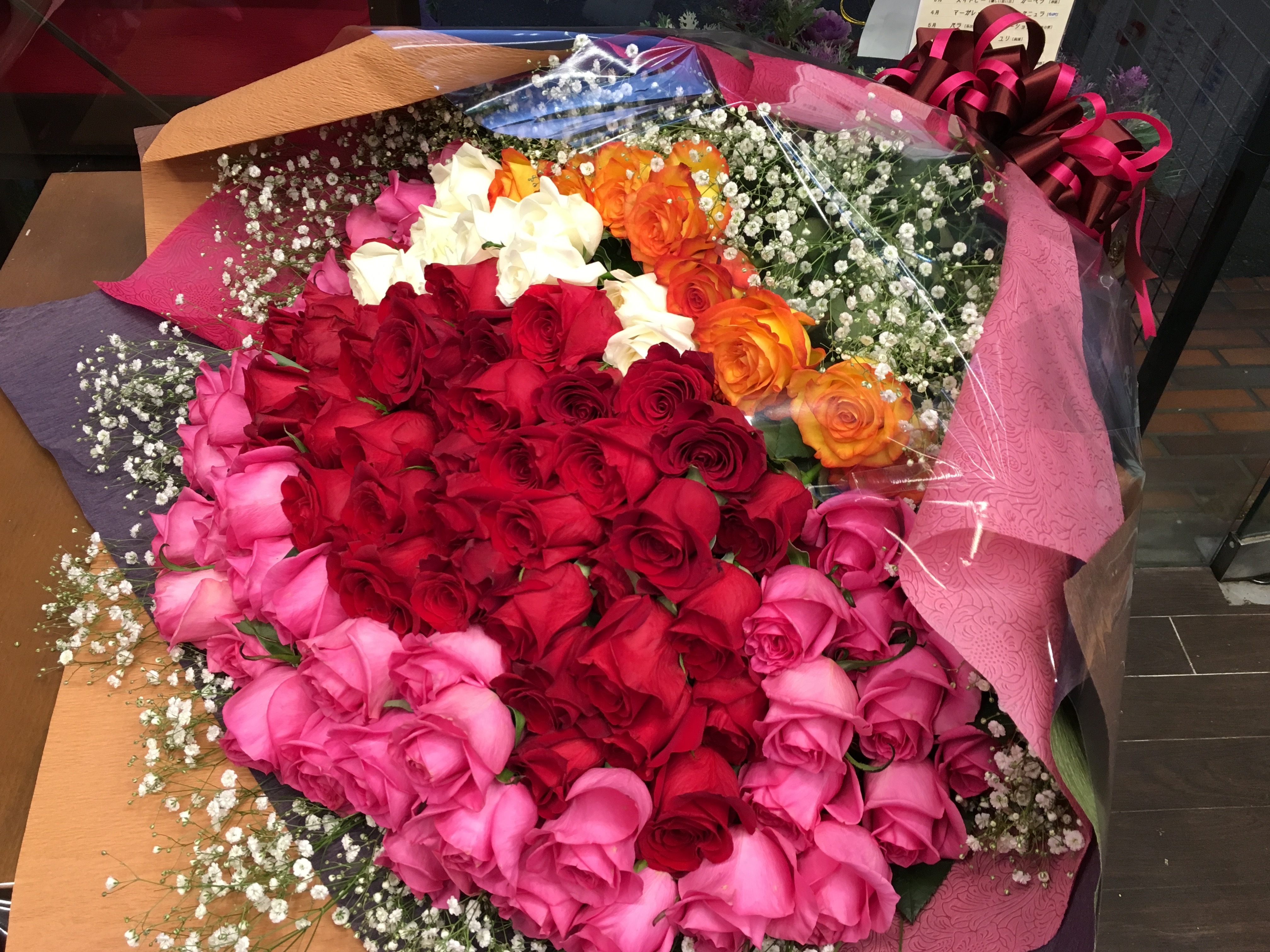 プロポーズにバラ108本の花束を 大阪府豊中市の花屋 花の部屋